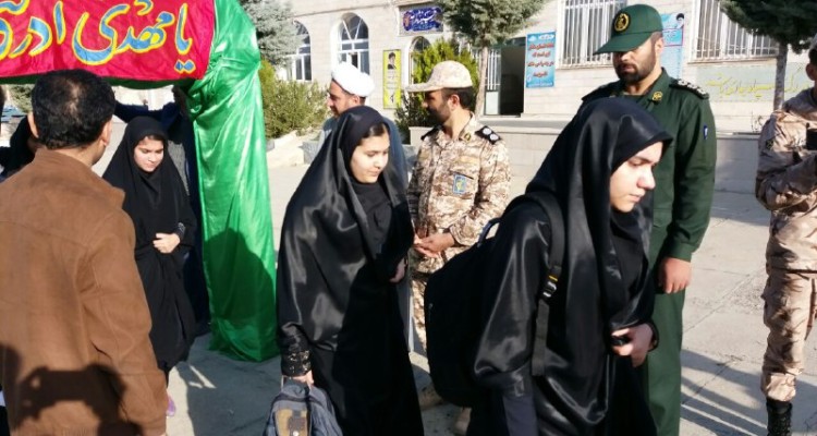 اعزام دانش آموزان هرسینی به مناطق عملیاتی جنوب کشور+تصویر