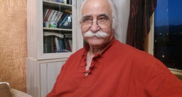 برخی بازیگران نان به نرخ روز خور هستند/ هنرمند یعنی تنقید دولت نه تعریف از آن/ 10 بار وقت ملاقات از وزیر ارشاد خواستم، وقت ندادند/ مافیای سینما همان دولت است