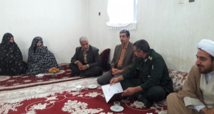 دیدار با خانواده شهدای فرهنگی در هرسین