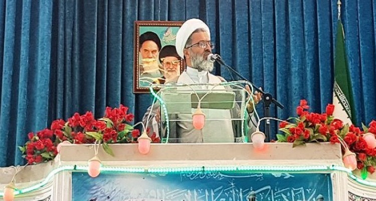 با کوتاه آمدن مقابل استکبار راه به جایی نمی بریم / برخی ها گفتند امضای جان کری تضمین است، الان بروید و تضمین آنرا پیدا کنید