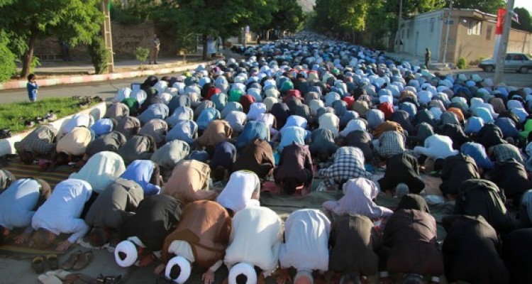 نماز عید سعید فطر در هرسین به امامت حجت الاسلام اجرایی برگزار می شود/مکان خیابان معلم(سینما)