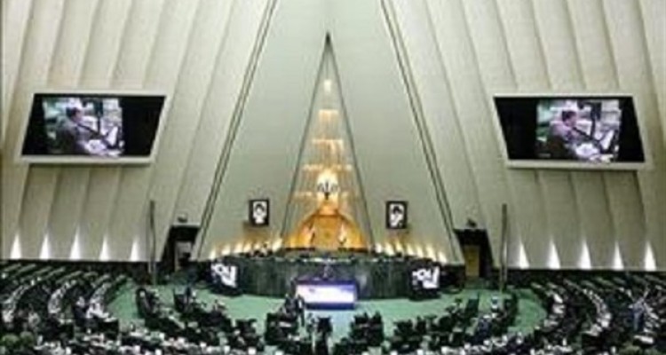 جمع آوری امضاء برای استیضاح سه وزیر در مجلس