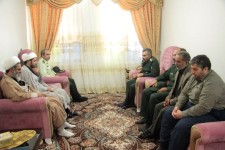 دیدار مسئولین با خانواده معظم شهدا در هرسین+تصویر