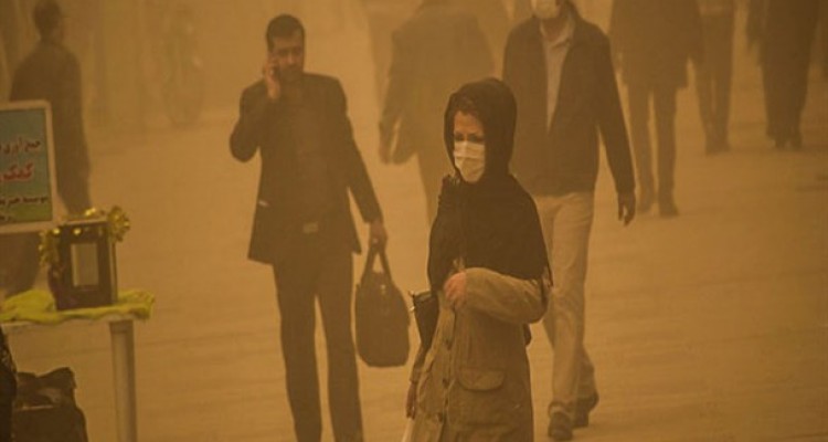 انتقال آب عامل مهم افزایش کانون های ریزگرد/ امکانات نداریم، تحریم هستیم!