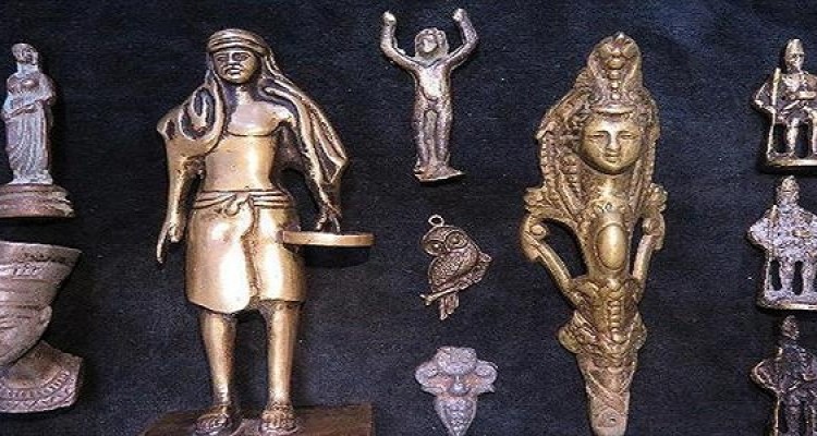 کشف 106 قطعه اشیا عتیقه در هرسین