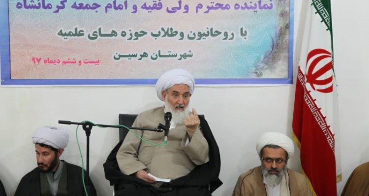 انسان با پست و مقام و اموال دنیایی در قیامت محشور نخواهد شد