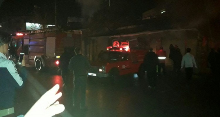 آتش سوزی مغازه سوپر مارکت واقع در خیابان آیت الله حجتی