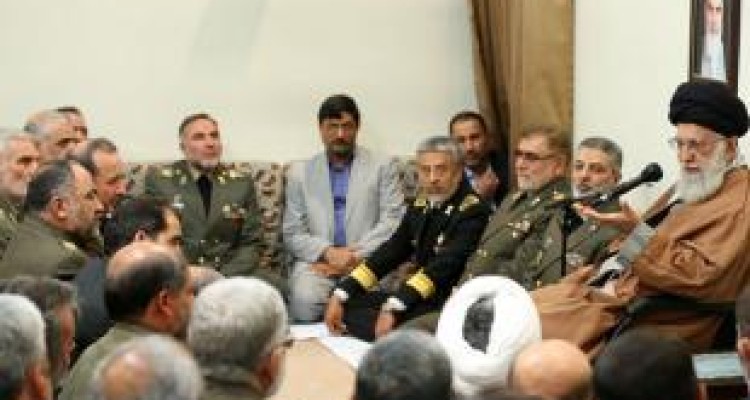 جلوه‌هایی از شعار « ارتش فدای ملت» را در مناطق سیل‌زده‌ دیدیم