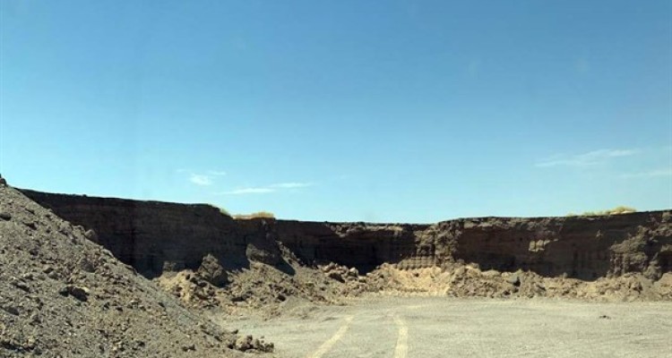 سرقت میلیاردی خاک در تالاب هامون/ باز هم رد پای مافیای قدرتمند در میان است؟!