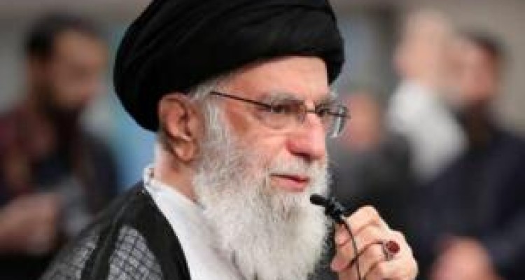 سخنرانی رهبر انقلاب در جمع مردم قم تا ساعاتی دیگر