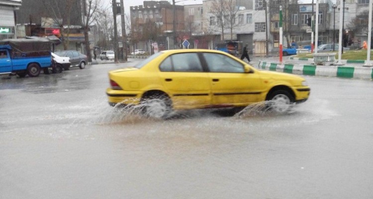 بارش شدید باران و آبگرفتگی معابر در هرسین+فیلم و عکس