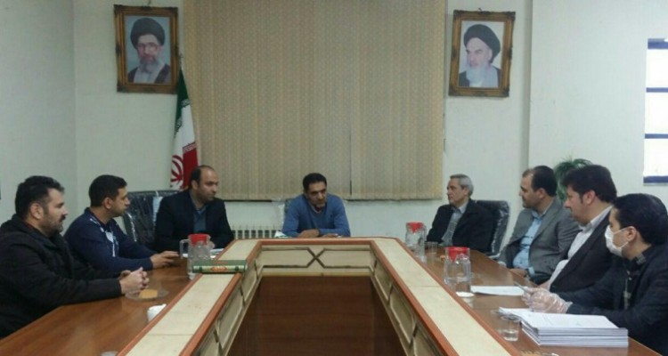 رستمی: متصدیان خبازی ها باید حتما از دستکش ، ماسک و مواد ضد عفونی کننده استفاده کنند