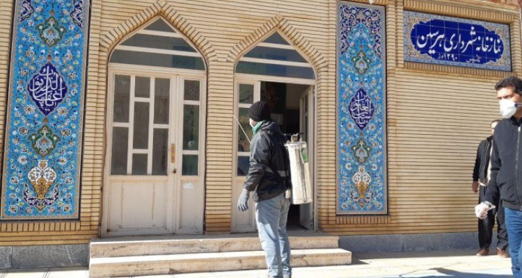 آغاز عملیات ضدعفونی و گندزدایی در اماکن عمومی هرسین 