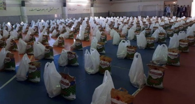 توزیع 870بسته غذایی در دهه ولایت و امامت در طرح نهضت کمک مومنانه در هرسین