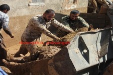 خدمات رسانی پرسنل سپاه ناحیه هرسین ، بسیجیان و گروه های جهادی در روستای سیل زده کهریز 