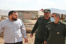 عملیات شن ریزی و اصلاح معابر روستای سیل زده کهریز انجام شد/ تقدیر از پیگری فرمانده سپاه حضرت نبی اکرم(ص) استان در اعزام ماشین آلات لشکر عملیاتی 29و بسیج سازندگی به منطقه