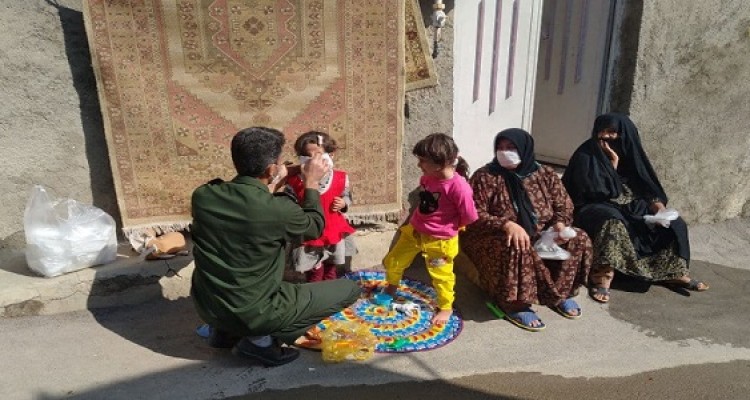 توزیع  1500عدد ماسک در محله مهدیه توسط قرارگاه جواد الائمه (ع) هرسین