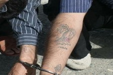 دستبند پلیس بر دستان 2 شرور سابقه دار در هرسین