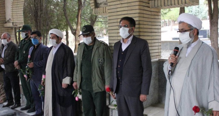 مراسم غبار روبی و عطر افشانی مزار شهدا در هرسین برگزار شد