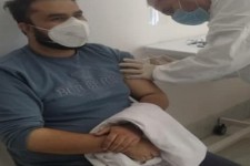 تزریق 100دوز واکسن کرونا با اولویت پرسنل و پزشکان بخش کرونا در هرسین