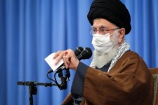 فرسایشی شدن مذاکرات برای کشور ضرر دارد