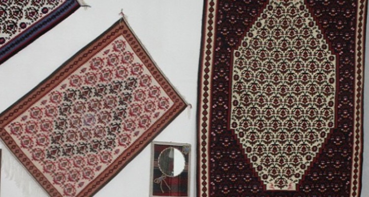 10کارگاه گلیم و فرش هرسین افراد شاغل خود را بیمه کردند