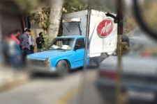 برخورد عجیب خودروی نیسان با درخت پیاده رو در هرسین