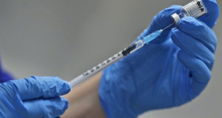 حدود 60درصد مردم در هرسین واکسن کرونا را دریافت کرده اند/ 83درصد معلمان دوز اول را تزریق کرده اند