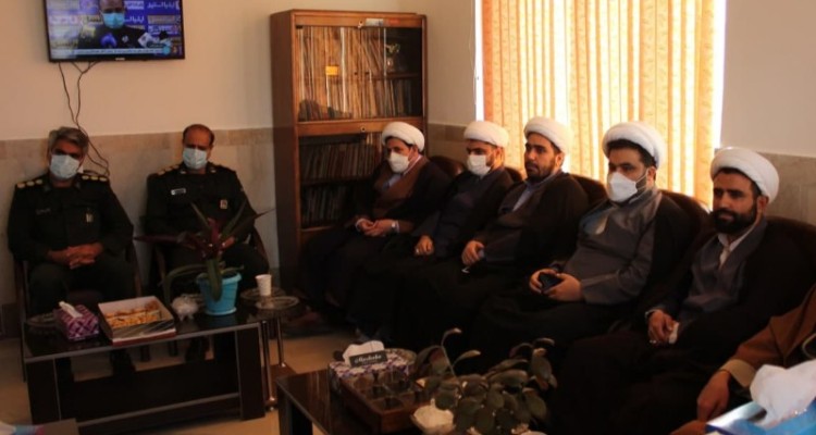 دیدار رئیس اداره تبلیغات و مدیر مدرسه علمیه امام خمینی (ره) هرسین با فرمانده سپاه ناحیه