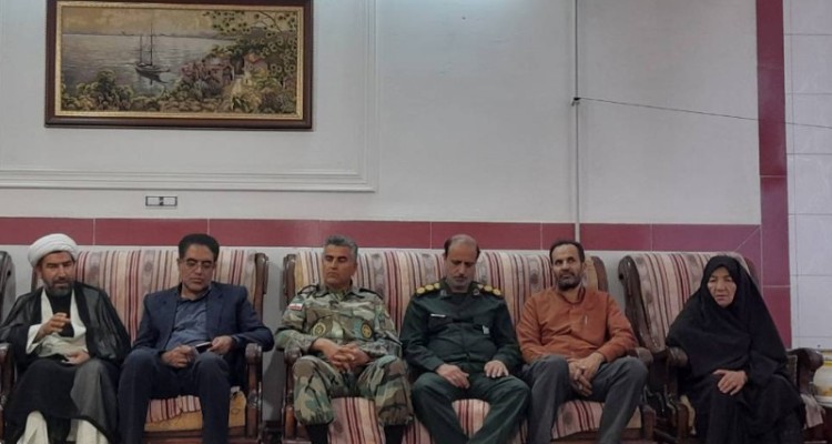 دیدار و تجلیل از خانواده های معظم شهدا و ایثارگران در شهرستان هرسین