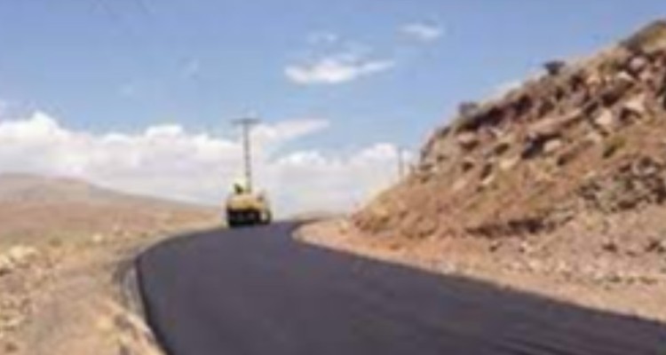 پروژه بهسازی راه های روستایی شهرستان هرسین پیمان سپاری شده است