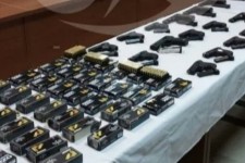 کشف و ضبط ۶۰ قبضه سلاح کمری در جوانرود +فیلم