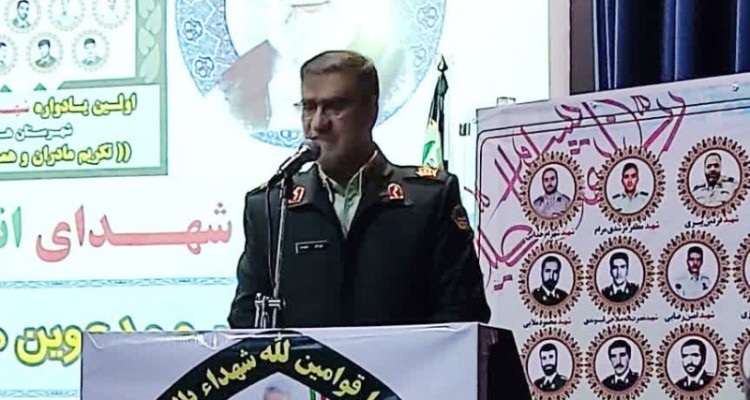 سردار جاویدان: شهید پشت پا می زند به لذت های دنیایی و با خدای خود معامله می کند