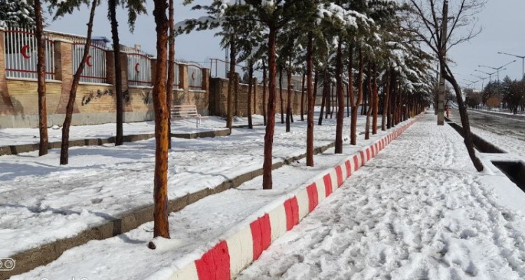 بارش برف هرسین را سفید پوش کرد