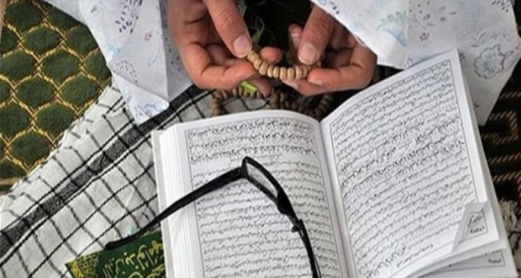 مراسم معنوی اعتکاف در هرسین برگزار می شود