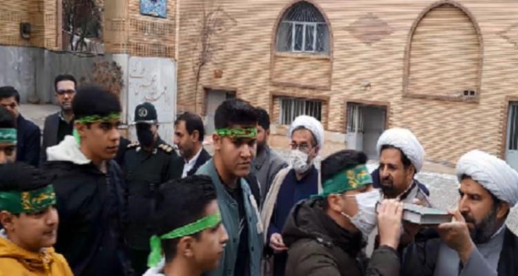 عزام150 نفر از دانش آموزان هرسین به مناطق عملیاتی غرب کشور