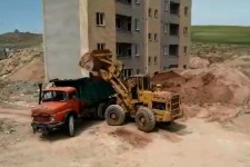 تلاش های شبانه گروه های جهادی در تکمیل پروژه مسکن مهر 160 واحدی مددجویان بهزیستی هرسین