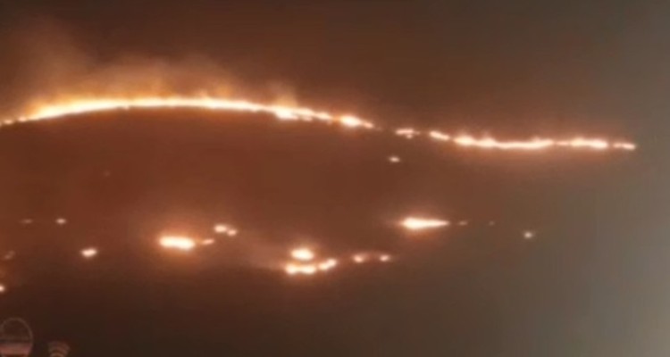 بخشی از مزارع و مراتع دهستان چهر طعمه حریق شد