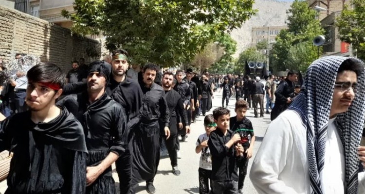 دارالمومنین هرسین در عاشورای حسینی غرق در ماتم و عزا+فیلم و تصویر