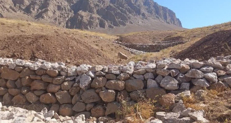 اجرای عملیات آبخیزداری در حوضه شمال شهر هرسین