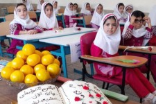 زنگ شکوفه ها در مدارس هرسین نواخته شد+فیلم و تصویر