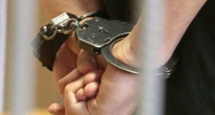 مجرم سابقه‌دار و مسلح با اقتدار پلیس هرسین زمین گیر شد