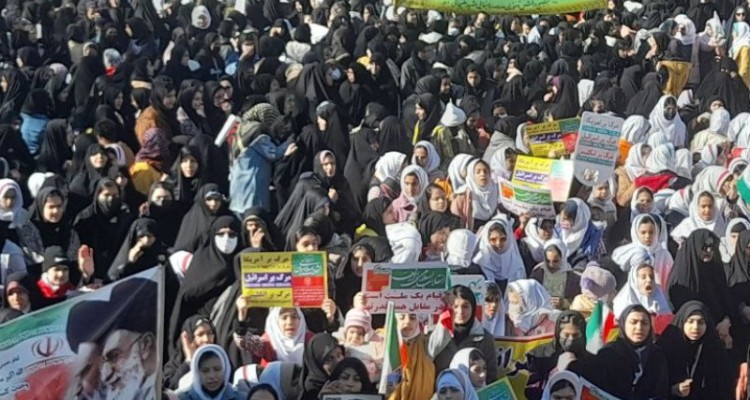 حضور شکوهمند مردم هرسین در جشن پیروزی انقلاب