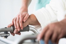 اعطای 1100مورد تجهیزات درمانی به مددجویان هرسینی