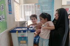 تصاویری از حضور مردم هرسین درپای صندوق های رای