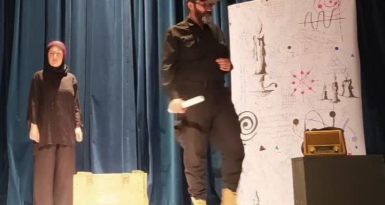 اجرای نمایش "تکه های سنگین سرب"در هرسین