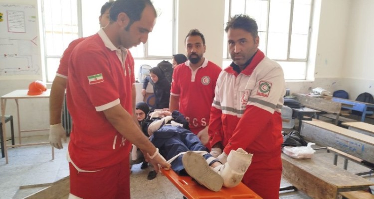 برگزاری مانور زلزله  در مدارس شهرستان هرسین_تصویر