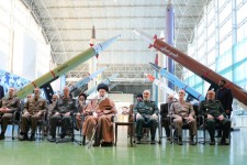 غرب دستپاچه از احتمال تغییر دکترین هسته ای ایران/ فتوای رهبری تنها فاصله ایران با سلاح اتمی!