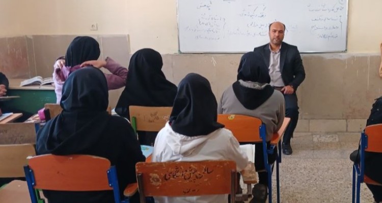 اجرای طرح قاضی در مدرسه در مدارس هرسین