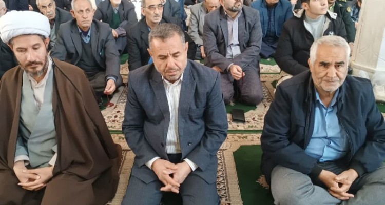 تصاویری از برگزاری نماز عبادی سیاسی جمعه در هرسین